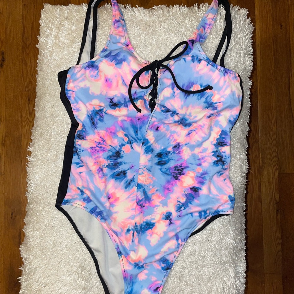 Baithing suit